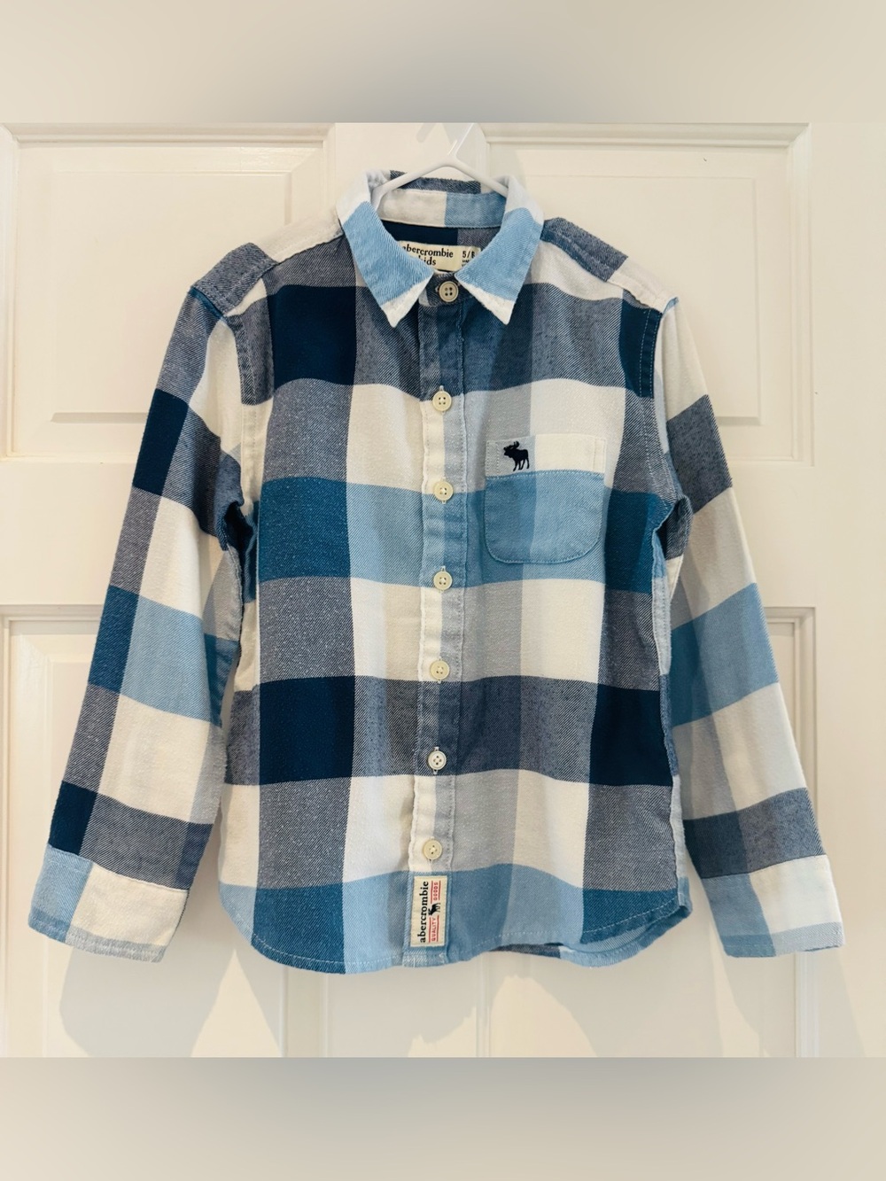 Abercrombie Kids Blue/White Plaid Button-Up Shirt – Boys Size 5/6